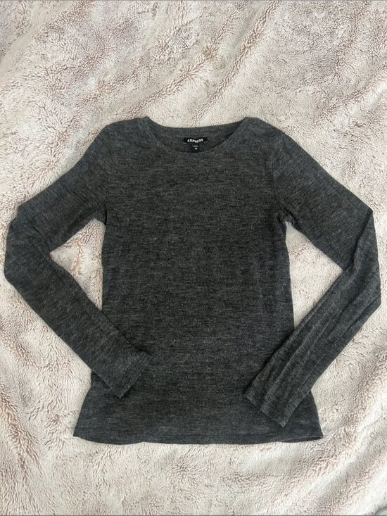 Tops - crewneck top